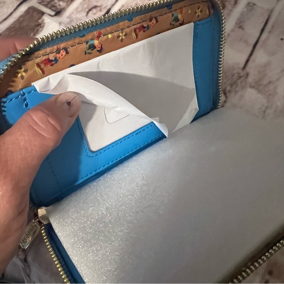 Loungefly Pinocchio Large Wallet & Pin - Picture 4 of 5